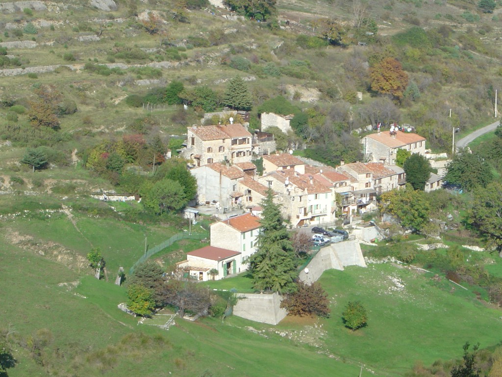 Escragnolles Village